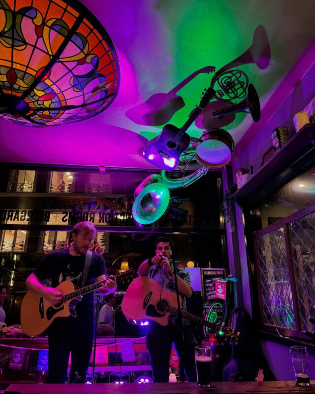 A great #openmic tonight and tomorrow you can sing with a liveband at our monthly karaoke night 😎🤟☘️ #karaoke #livemusic #ocaseys #irishpub #denhaag @jouwmomentkaraokeband