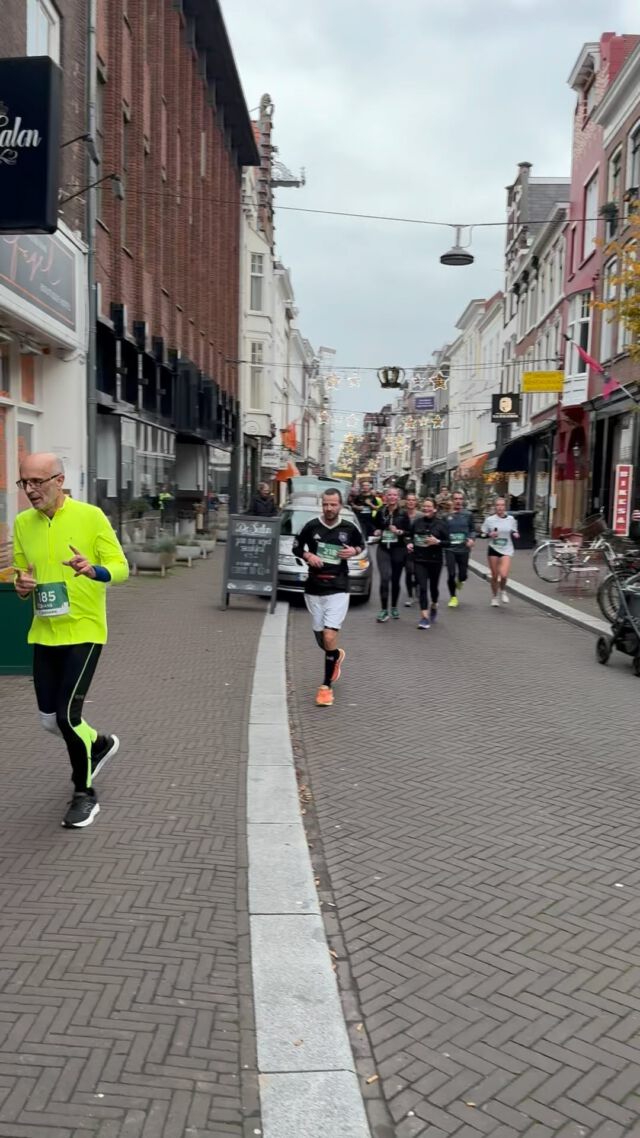The fastest pub crawl in the world 🤟🍺☘️🤣 @denhaagurbantrail @ocaseys #running #marathon #athletics #fun